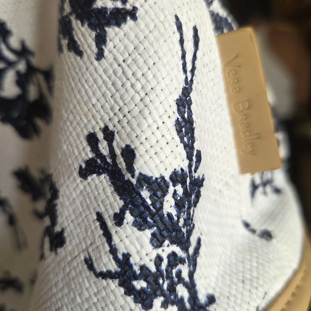 Vera Bradley Floral Print Tote Bag with Tan Straps. - Picture 2 of 3
